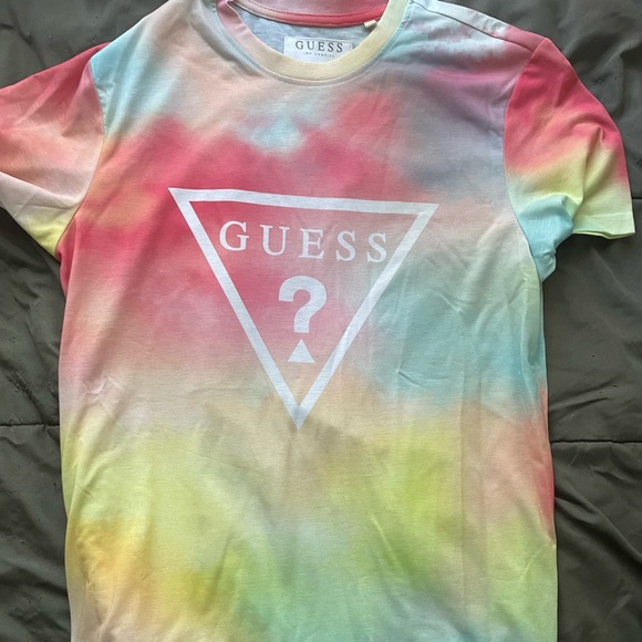 rainbow Guess t-shirt - Picture 1 of 2